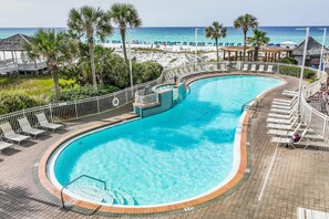 Pool - Beachfront Condo Sleeps 6 | Bunks + Gulf View (Destin)