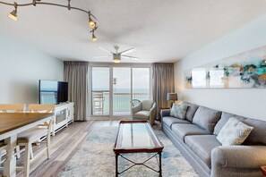 TV, offices - Beachfront Condo Sleeps 6 | Bunks + Gulf View (Destin)
