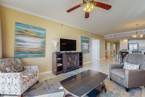 TV, DVD player, offices - Inviting & sleek condo w/private balcony, shared pool, grill & fitness center (Destin)