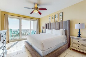 2 bedrooms, iron/ironing board, WiFi, bed sheets - Inviting & sleek condo w/private balcony, shared pool, grill & fitness center (Destin)