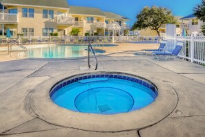 Pool - Waterfront condo in private beach resort, best free amenities in Destin! (Destin)