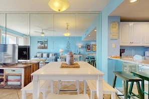 Dining - Gulf-view Sterling Shores condo with pool, gym & beach access (Destin)