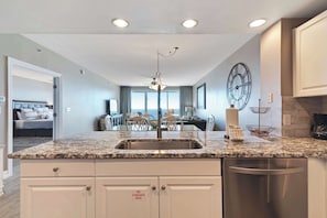 Interior - Beach condo with private balcony, gulf views & fitness room (Destin)