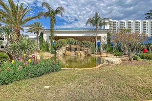 Property grounds - Ground‑Floor | Walk‑Out to Pool | Palms of Destin (Destin)