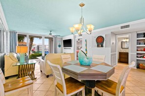 Dining - Frisky Flamingo (Destin)