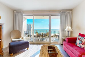 TV, DVD player, offices - Sunny coastal condo with water/pool views - beach access & fitness center (Destin)