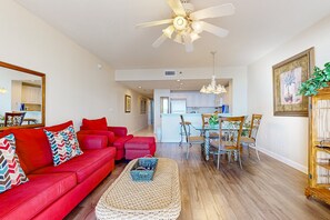 TV, DVD player, offices - Sunny coastal condo with water/pool views - beach access & fitness center (Destin)