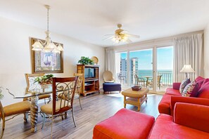 TV, DVD player, offices - Sunny coastal condo with water/pool views - beach access & fitness center (Destin)