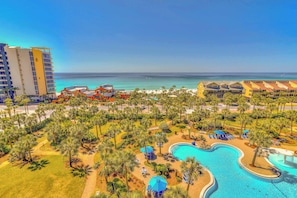 Pool - Large beach condo w/ beach access, shared pool & balcony - walk to the beach (Destin)