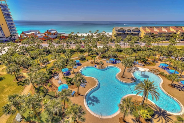 Pool - Large beach condo w/ beach access, shared pool & balcony - walk to the beach (Destin)