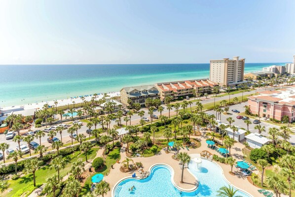Pool - Spacious penthouse condo and private balcony, shared pool/fitness, beach access (Destin)
