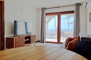 Basic Bungalow | Living area - The Point Bungalow on the Sand in Fortim By Carpediem (Fortim)