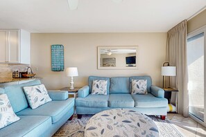 TV, DVD player, offices - 1st-Floor Condo with Gulf View, Grill, Pools, Beach Access, Near Shops and Dining (Destin)
