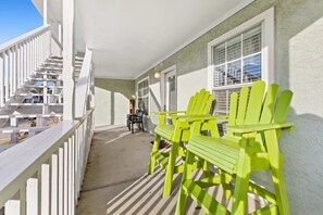 Terrace/patio - Bright Condo with Shared Pool, WiFi, Central AC, and Private Patio (Panama City Beach)