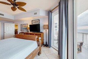 3 habitaciones, tabla de planchar con plancha, wifi y ropa de cama