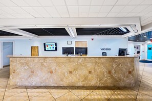 Lobby - Third floor oceanfront condo with ocean view, pool access, and central AC (Fort Walton Beach)