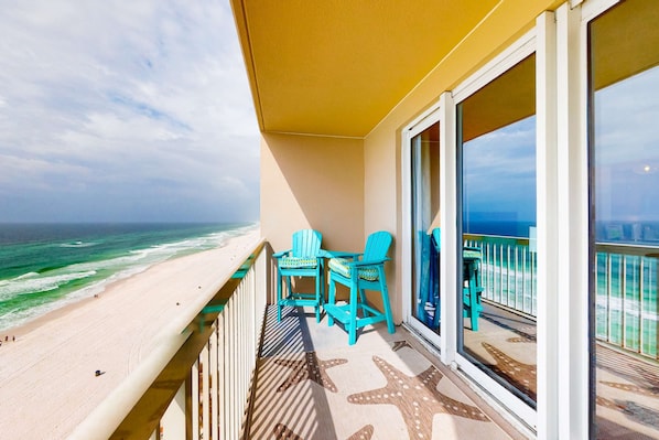 Property grounds - Colorful, waterfront condo with pools, gym, & beach access (Panama City Beach)