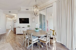 Dining - Luxe Beachfront Resort Condo with Private Beach Access & Top Amenities (Santa Rosa Beach)