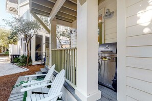 Terrace/patio - Modern coastal retreat with 2 balconies, grill, central AC, shared Pools, & WiFi (Santa Rosa Beach)