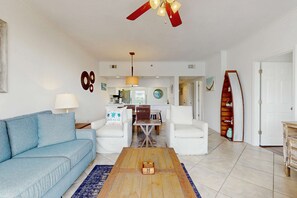 TV, DVD player, offices - Beautiful 3rd-floor villa with hot tub, tennis, pickleball & balcony with views (Seacrest)