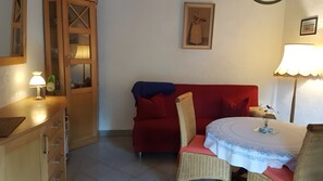 Unclassified image, 3 of 11, button - Apartment 'Für 3 Personen 40 M²' with Private Terrace, Private Garden and Wi-Fi (Klausdorf)