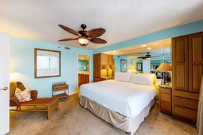 3 bedrooms, iron/ironing board, WiFi, bed sheets - All-suite condo with pool, hot tub, sauna, free WiFi & central AC (Destin)