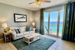 TV, offices - Gorgeous beachfront condo, shared pool and beach access (Panama City Beach)
