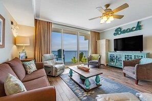 TV, video games, offices - 20th-floor oceanfront condo with pools, hot tubs, & amazing water view (Panama City Beach)