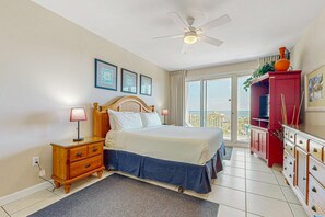 2 bedrooms, iron/ironing board, WiFi, bed sheets - Incredible family-friendly condo w/ swimming pool & furnished balcony (Destin)