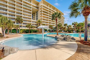 Pool - Incredible family-friendly condo w/ swimming pool & furnished balcony (Destin)