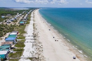 Beach nearby - Dog-friendly Private home with gulf view, golf cart and easy beach access (Port St. Joe)