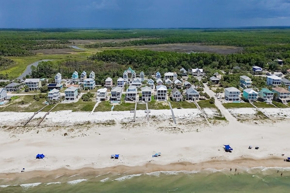 Beach nearby - Dog-friendly Private home with gulf view, golf cart and easy beach access (Port St. Joe)