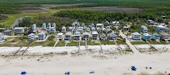 Dog-friendly Private home with gulf view, golf cart and easy beach access