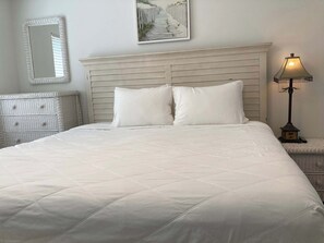 2 bedrooms, iron/ironing board, WiFi, bed sheets - Dog-friendly Private home with gulf view, golf cart and easy beach access (Port St. Joe)