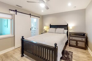 2 chambres, fer et planche à repasser, Wi-Fi, draps fournis