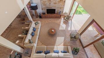 Basic Chalet | Living area | TV