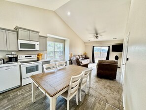 Interior - SDC Condo With a View! (Branson)