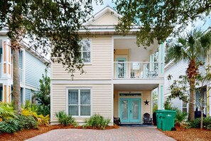 Exterior - Large, Open Home, Shared Pool, Bike or Walk to the Gulf (Destin)