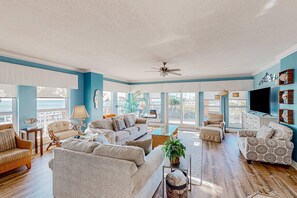 TV, offices - Gulf-view condo with on-site pool, hot tub, & private patio (Mexico Beach)