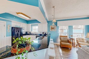 Fridge, microwave, oven, stovetop - Gulf-view condo with on-site pool, hot tub, & private patio (Mexico Beach)