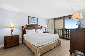 1 bedroom, iron/ironing board, Internet, bed sheets - Lovely Sixth-Floor Condo, with Shared Splash Pad, Multiple Pools, & Hot Tub (Destin)