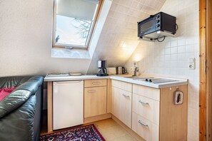 Interior - Apartment A with Private Terrace, Garden, and Wi-Fi (Klausdorf)