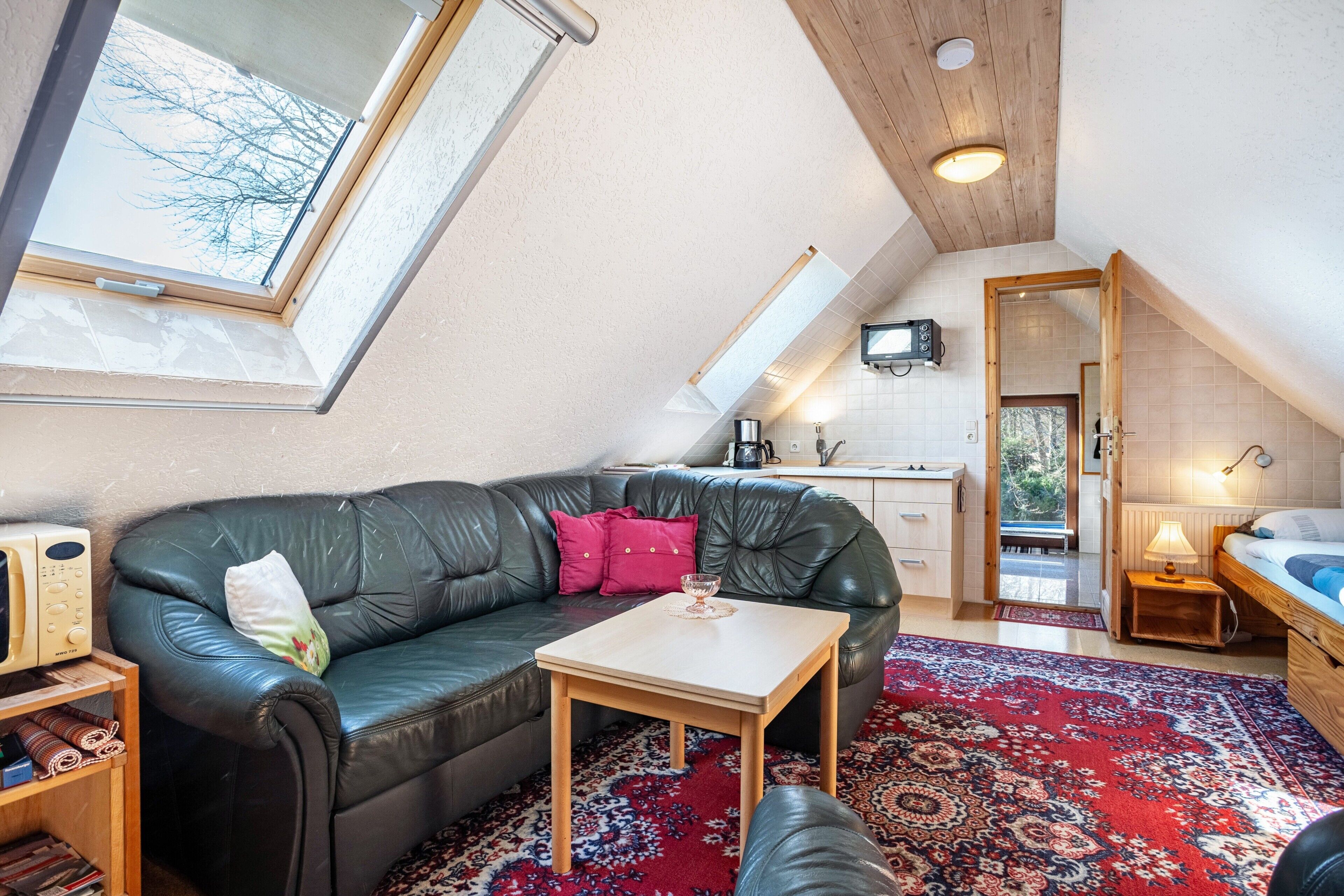 Een televisie, een dvd-speler en een stereo