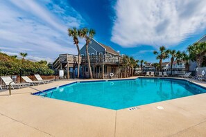 Pool - Gorgeous coastal home with shared pool and easy beach access (Port St. Joe)