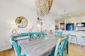 Dining - Gorgeous coastal condo with shared pool and private balcony (Miramar Beach)