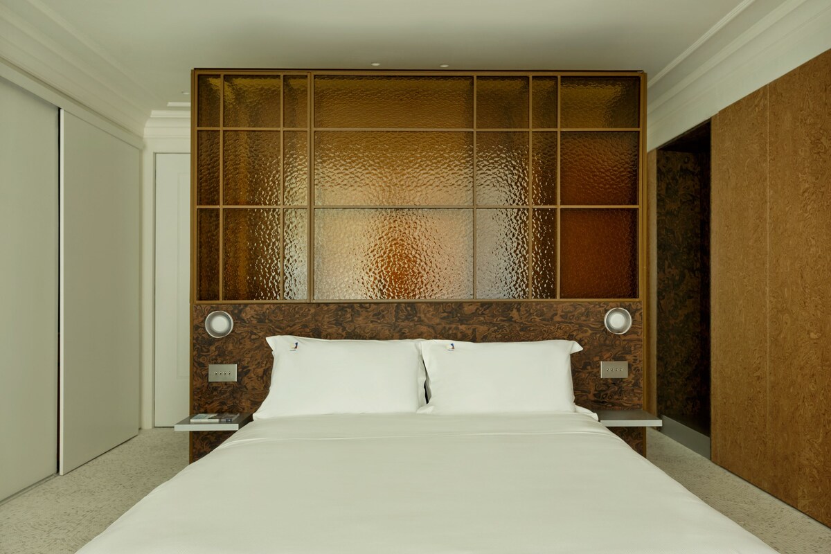 Panorama Balcony Superior Suite | In-room safe, blackout drapes, soundproofing, iron/ironing board