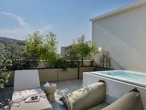 Honeymoon Suite Private Pool | Balcony - The Newel Kolonaki (Athens)