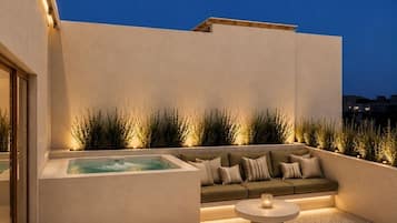 Penthouse Private Pool Suite