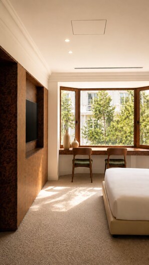Athenian Senior Suite | In-room safe, blackout drapes, soundproofing, iron/ironing board - The Newel Kolonaki (Athens)