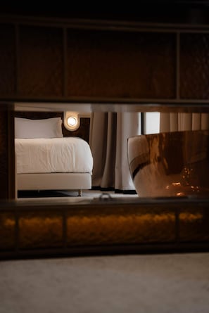 Executive One Bedroom Suite | In-room safe, blackout curtains, soundproofing, iron/ironing board - The Newel Kolonaki (Athens)